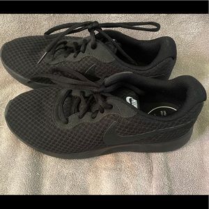 Nike Tanjun Women’s